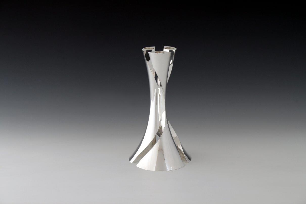 Silver candlesticks Threefold round, designed and executed by silversmith Wouter van Baalen, Amsterdam 2008
