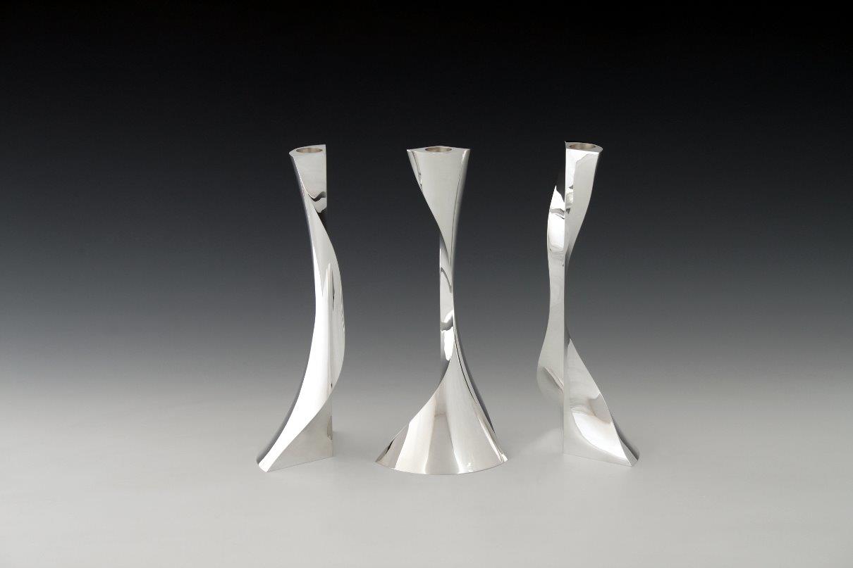Silver candlesticks Threefold round, designed and executed by silversmith Wouter van Baalen, Amsterdam 2008